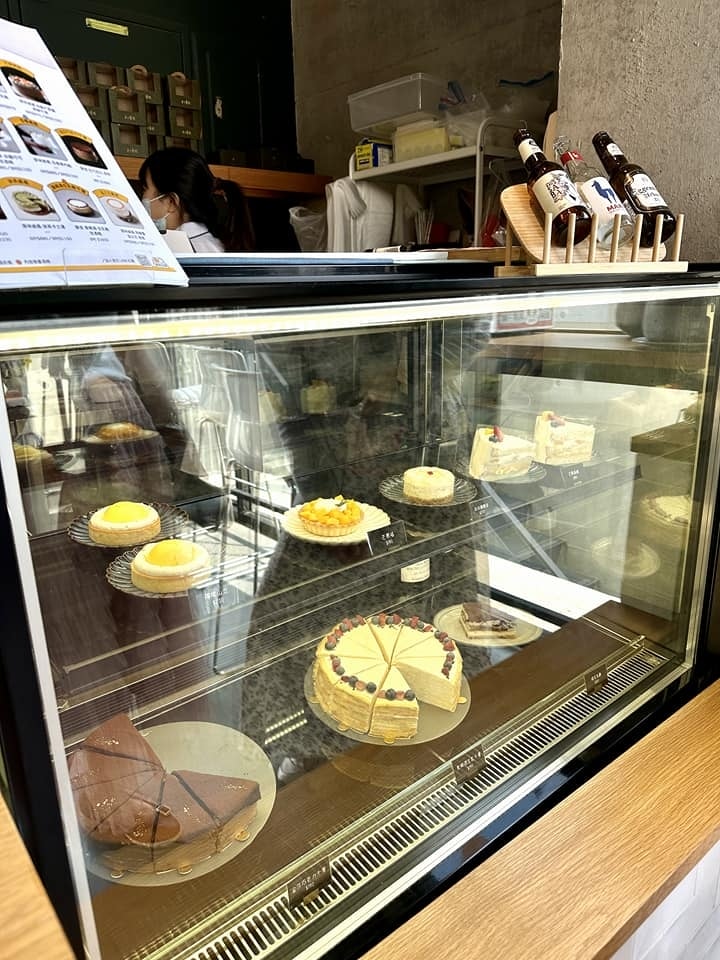 20251108-70wlf 20251108-70wlf