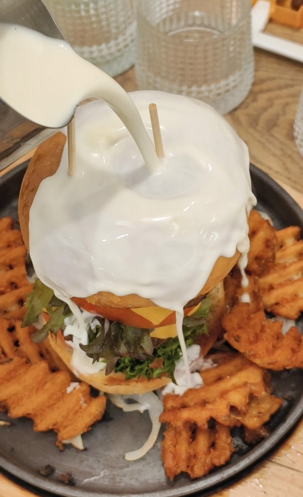 20251108-4szgt 20251108-4szgt