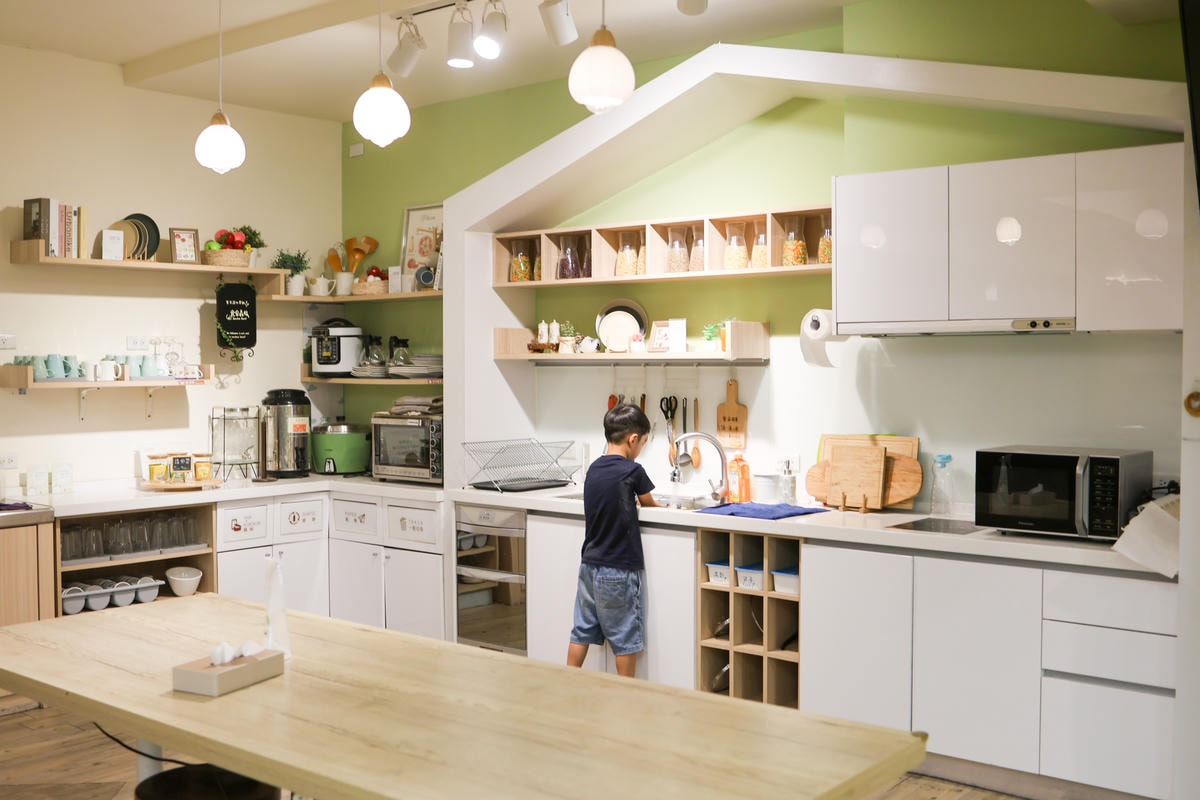 【台中住宿】西屯路上鄰近逢甲夜市，親子童趣房『葉綠宿 Gre