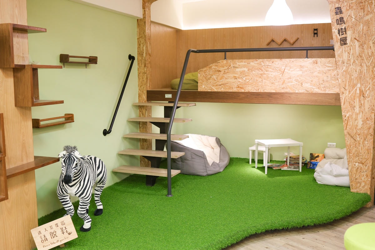 【台中住宿】西屯路上鄰近逢甲夜市，親子童趣房『葉綠宿 Gre