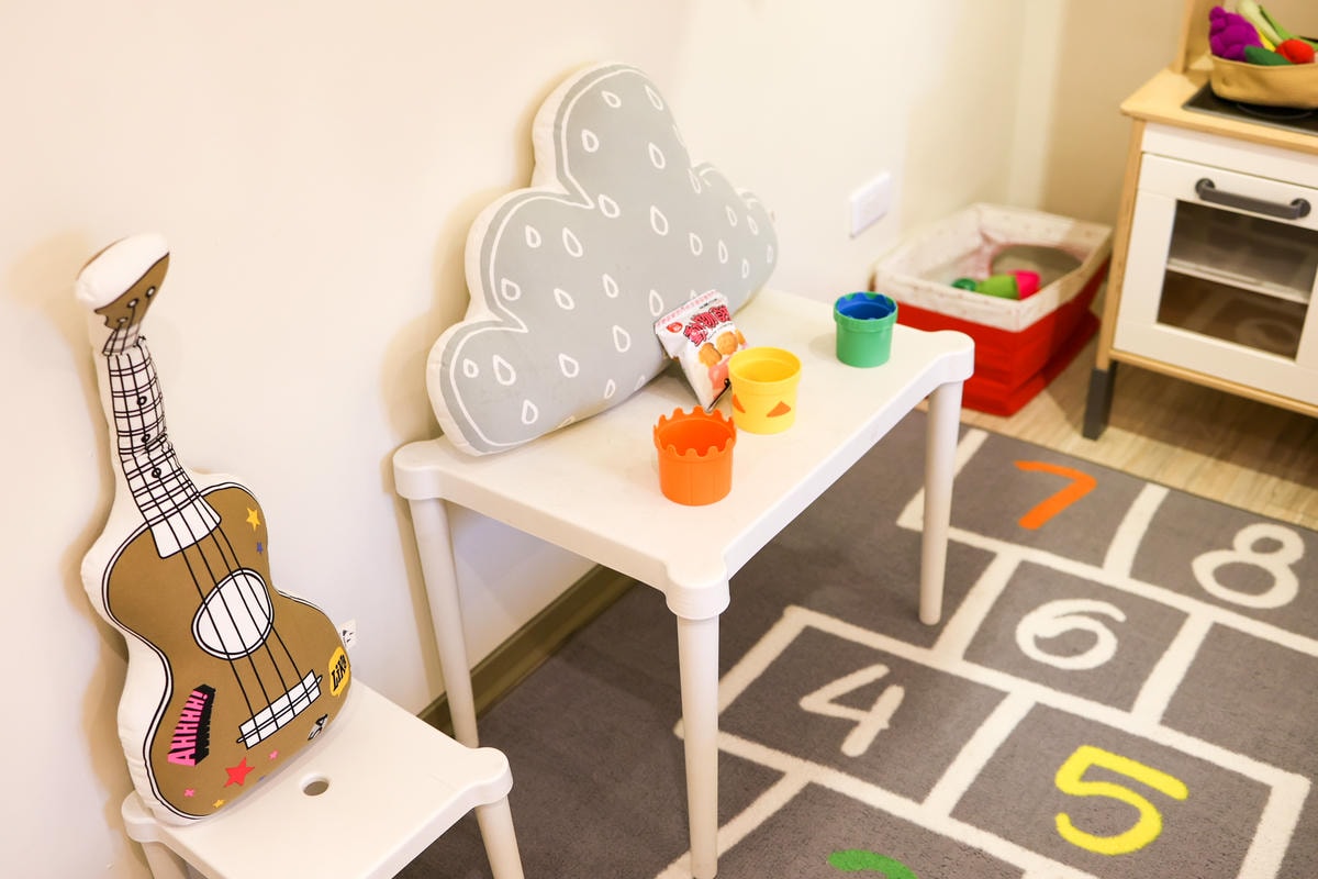 【台中住宿】西屯路上鄰近逢甲夜市，親子童趣房『葉綠宿 Gre