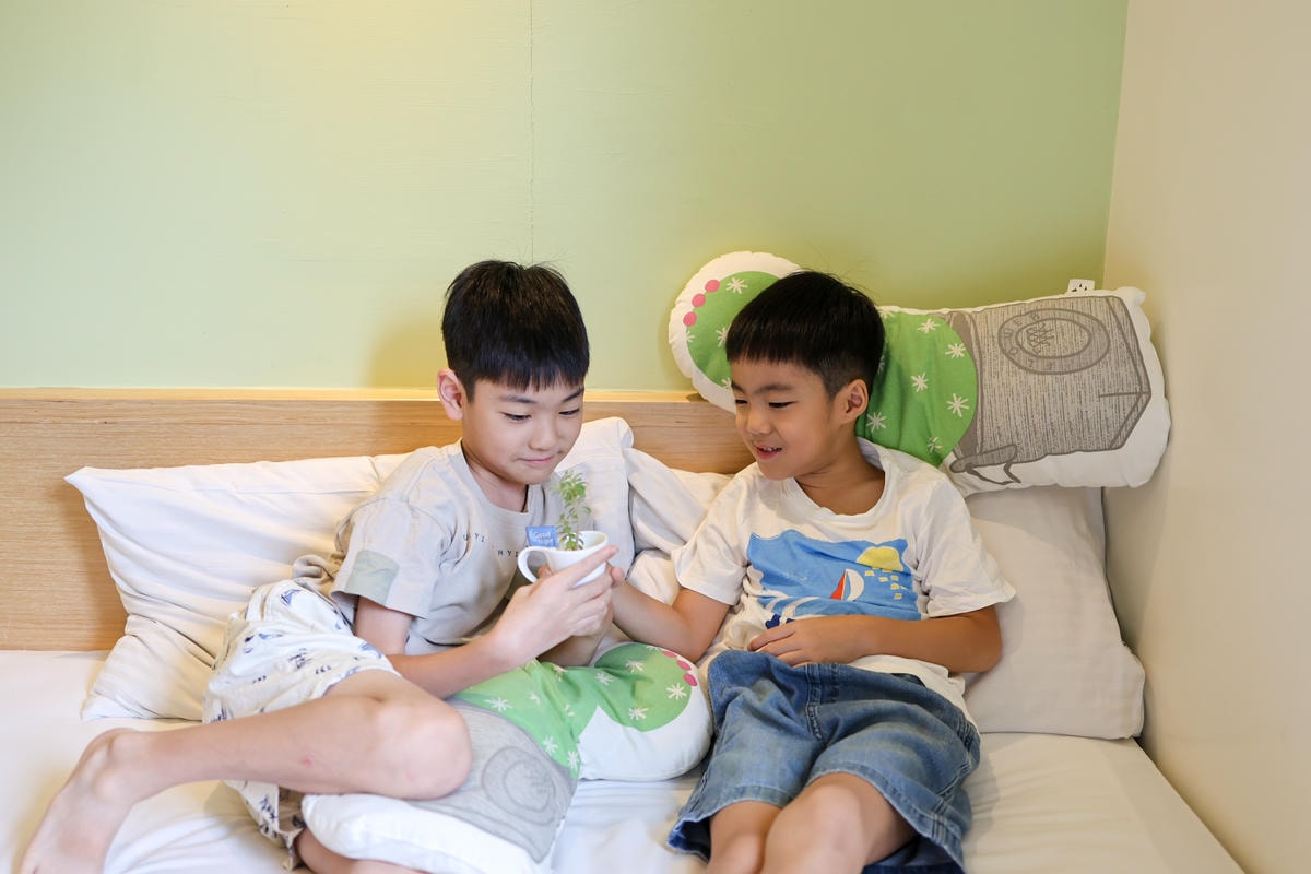 【台中住宿】西屯路上鄰近逢甲夜市，親子童趣房『葉綠宿 Gre