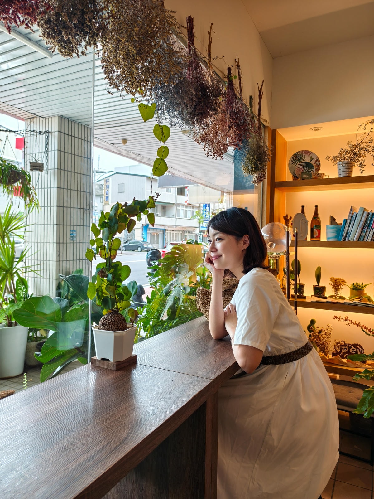 【苗栗咖啡廳推薦】鄰近火車站，綠植環繞『植感咖啡 Botan
