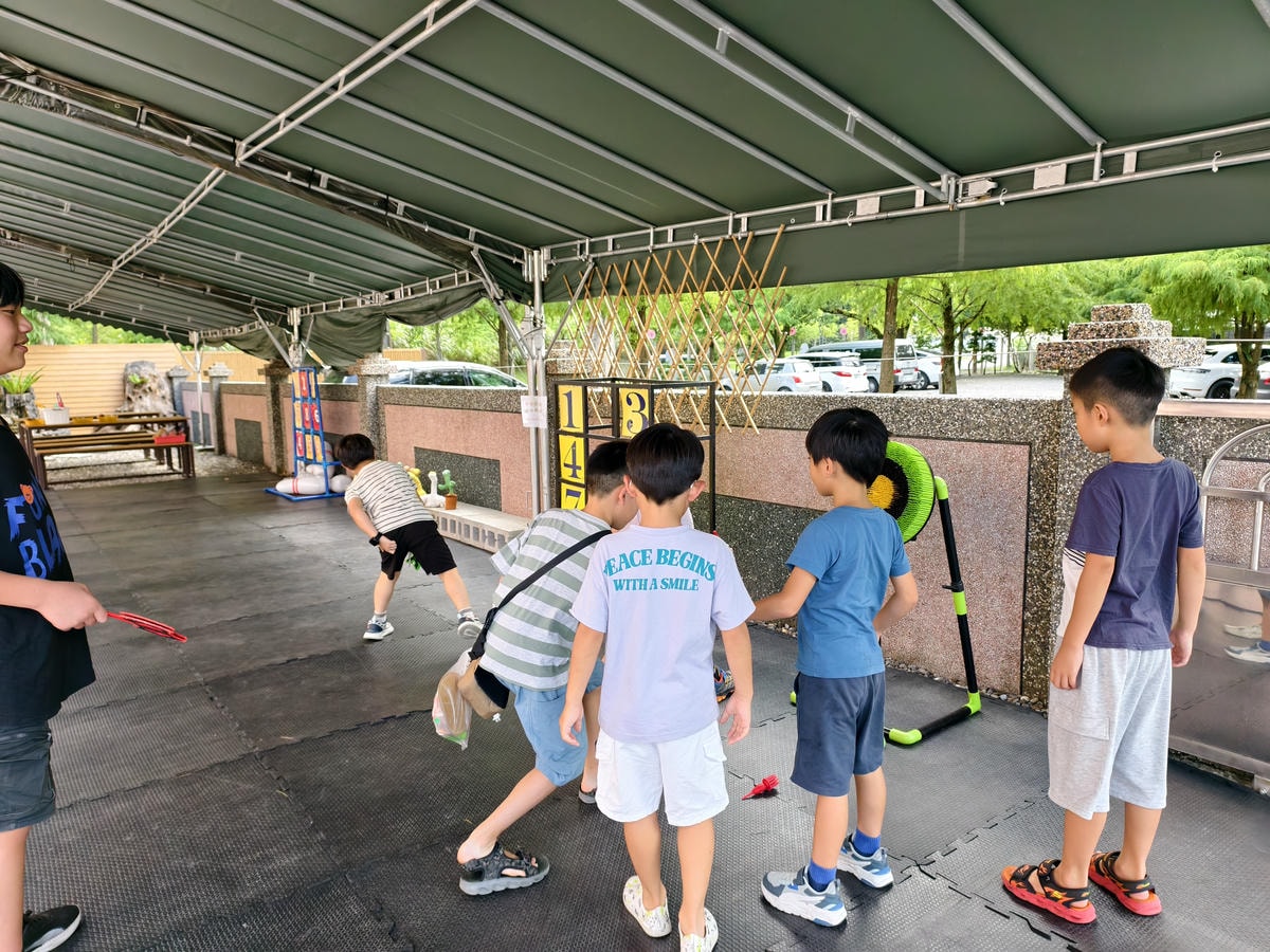 【宜蘭親子景點】鹿爺爺農場|零距離餵小鹿、水豚、狐獴!小孩放 【宜蘭親子景點】鹿爺爺農場|零距離餵小鹿、水豚、狐獴!小孩放