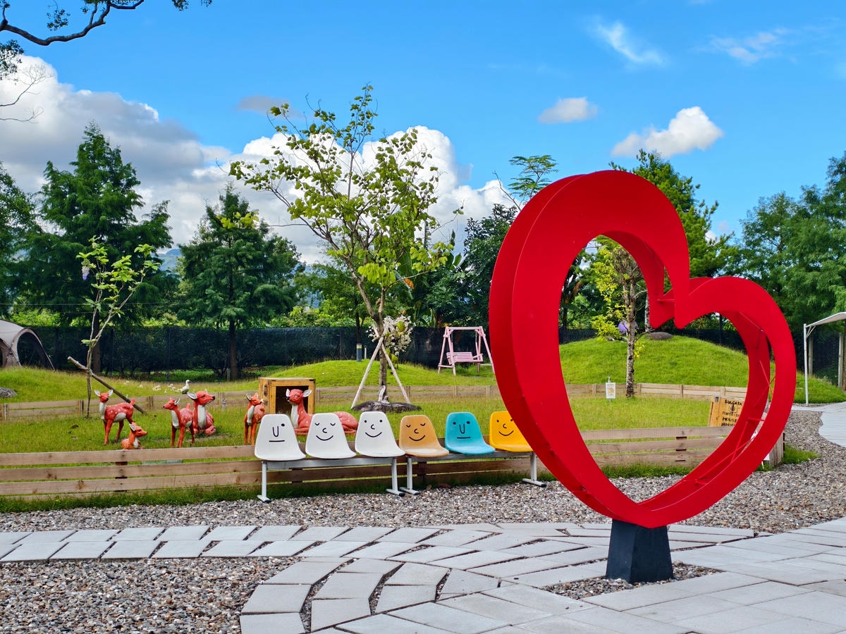 【宜蘭親子景點】鹿爺爺農場|零距離餵小鹿、水豚、狐獴!小孩放 【宜蘭親子景點】鹿爺爺農場|零距離餵小鹿、水豚、狐獴!小孩放