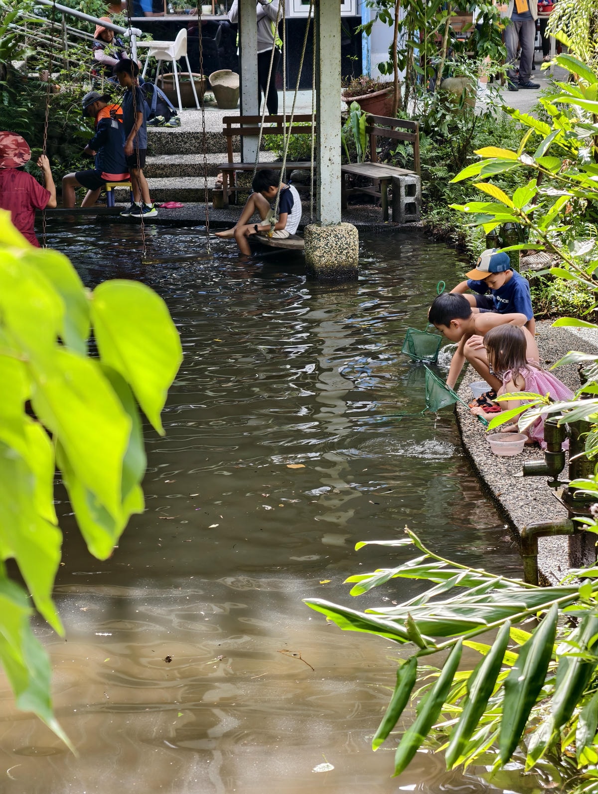 【宜蘭親子景點】田媽媽花泉休閒農場|野薑花海、清涼湧泉戲水池 【宜蘭親子景點】田媽媽花泉休閒農場|野薑花海、清涼湧泉戲水池