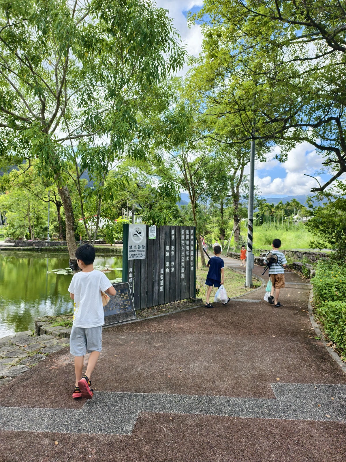 【宜蘭免費秘境】雷公埤|免門票親子戲水池,夏日超涼爽,還有落 【宜蘭免費秘境】雷公埤|免門票親子戲水池,夏日超涼爽,還有落