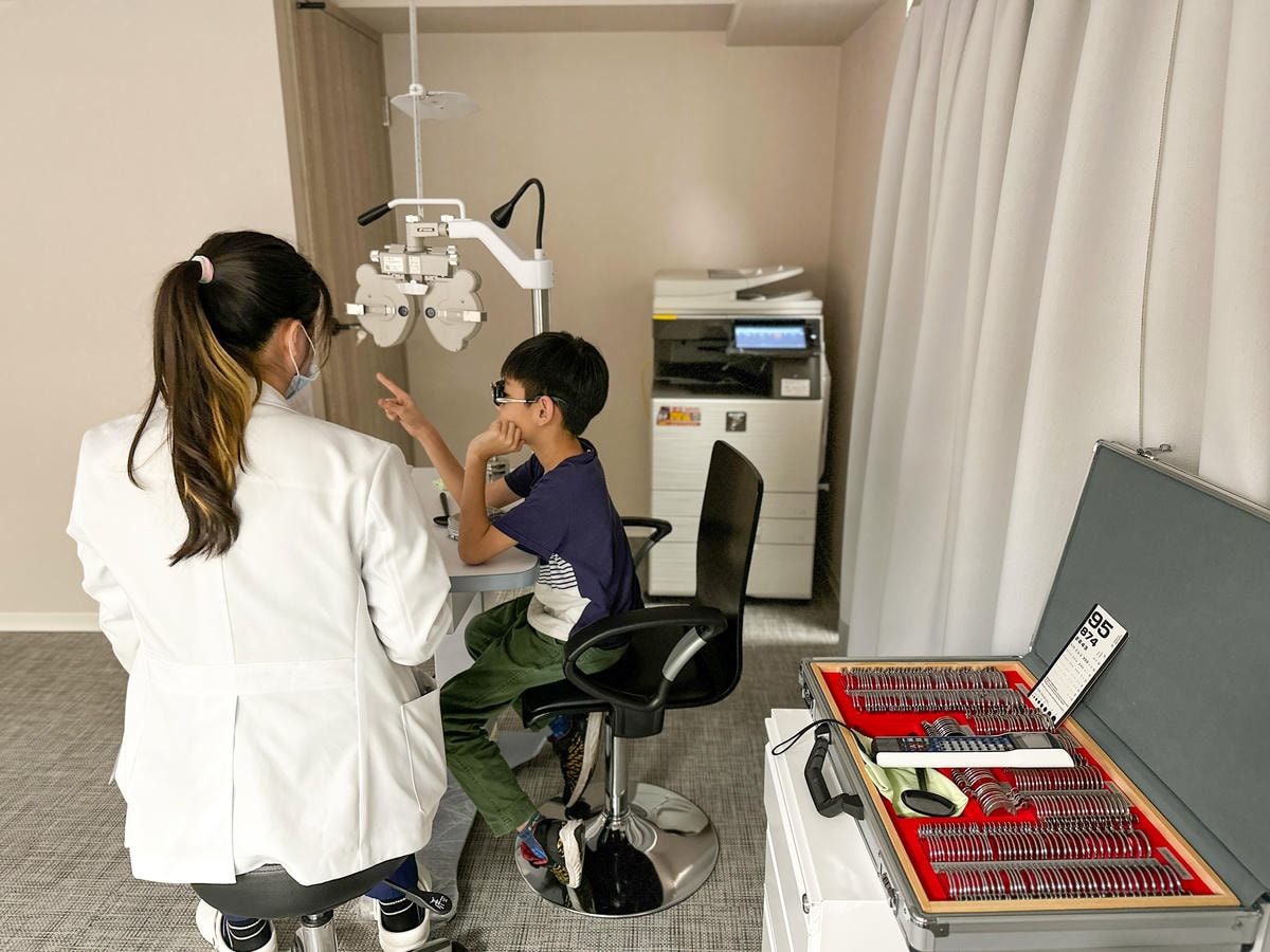 【小孩近視要控制】戶外運動生活不受限!『學童近視專用日拋』分 【小孩近視要控制】戶外運動生活不受限!『學童近視專用日拋』分