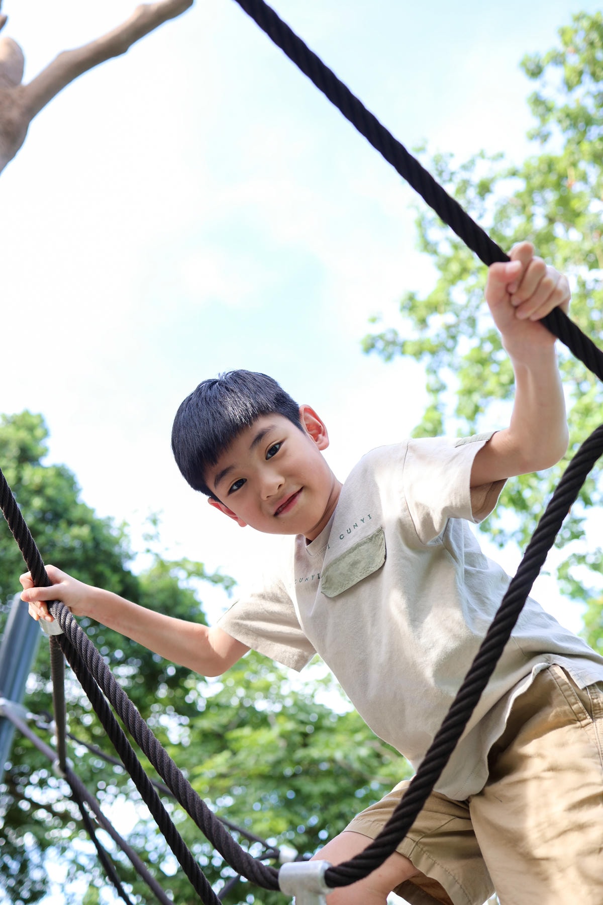 【小孩近視要控制】戶外運動生活不受限!『學童近視專用日拋』分 【小孩近視要控制】戶外運動生活不受限!『學童近視專用日拋』分