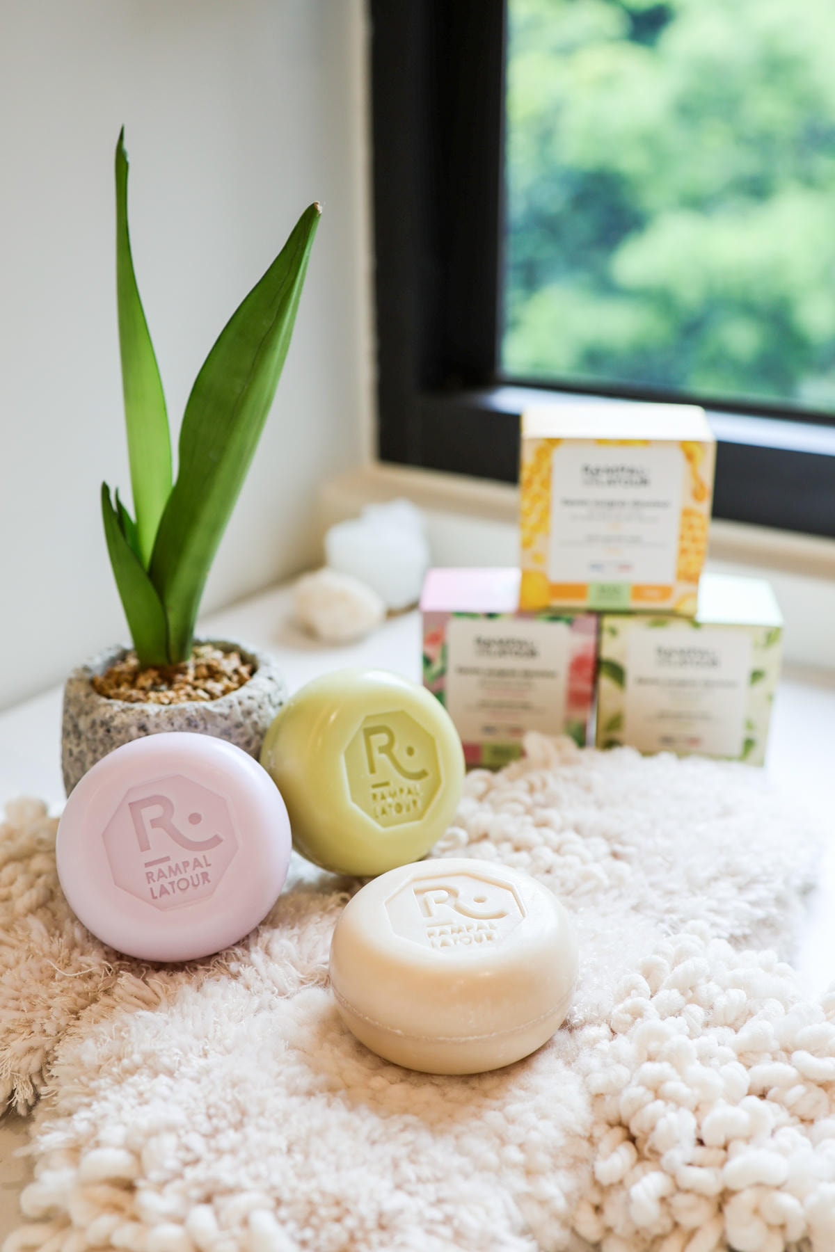 【香皂推薦】越洗越保濕,南法香頌『超潤甜杏仁油香皂』分享 【香皂推薦】越洗越保濕,南法香頌『超潤甜杏仁油香皂』分享