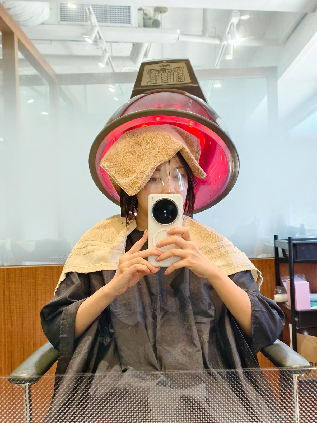 【海倫愛美】台北中山區 馬克老師設計師 縮毛矯正燙和染髮心得 【海倫愛美】台北中山區 馬克老師設計師 縮毛矯正燙和染髮心得