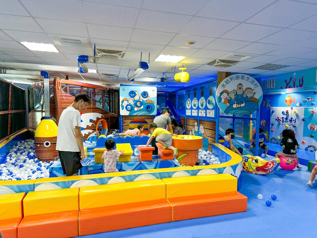 【彰化親子景點】全世界最大水龍頭 ，滑水道、沙坑、互動親子『