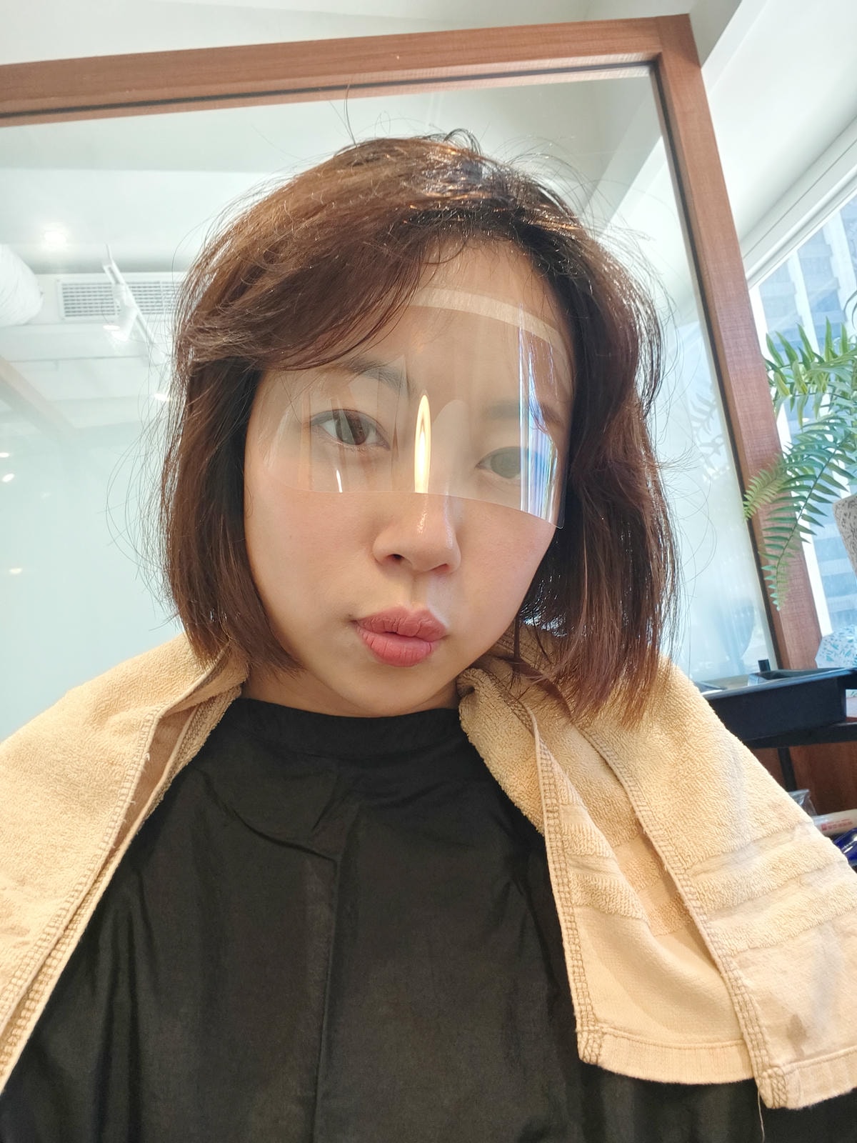 【海倫愛美】台北中山區 馬克老師設計師 縮毛矯正燙和染髮心得 【海倫愛美】台北中山區 馬克老師設計師 縮毛矯正燙和染髮心得