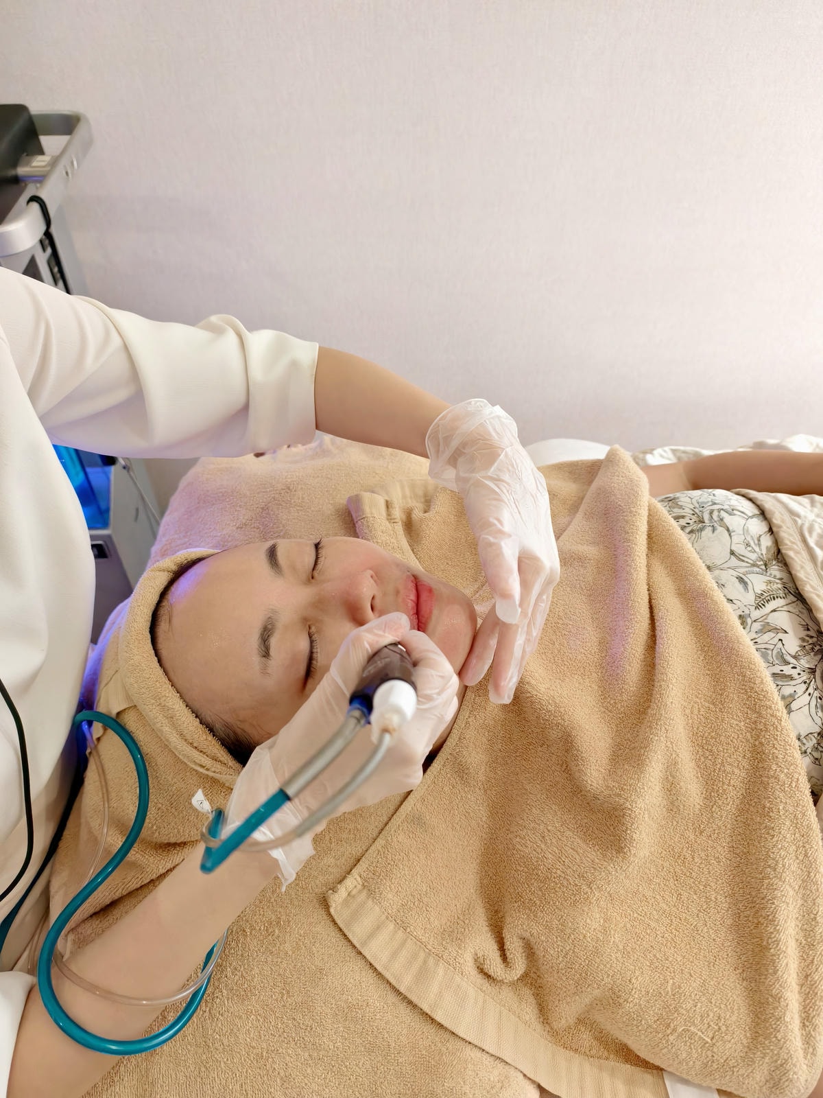 【海倫愛美】夏日肌膚清爽小心機|奈思診所 Naiss Cli 【海倫愛美】夏日肌膚清爽小心機|奈思診所 Naiss Cli