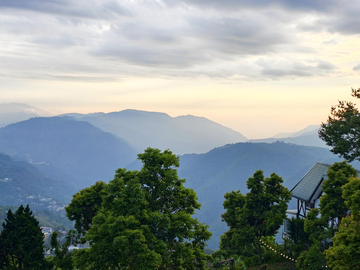 【南投住宿】清境茲心園住宿開箱|超美山景和寵物友善,還能吃火 【南投住宿】清境茲心園住宿開箱|超美山景和寵物友善,還能吃火