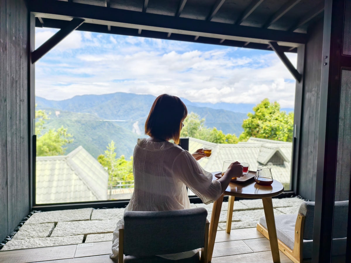 【南投住宿】清境茲心園住宿開箱|超美山景和寵物友善,還能吃火 【南投住宿】清境茲心園住宿開箱|超美山景和寵物友善,還能吃火