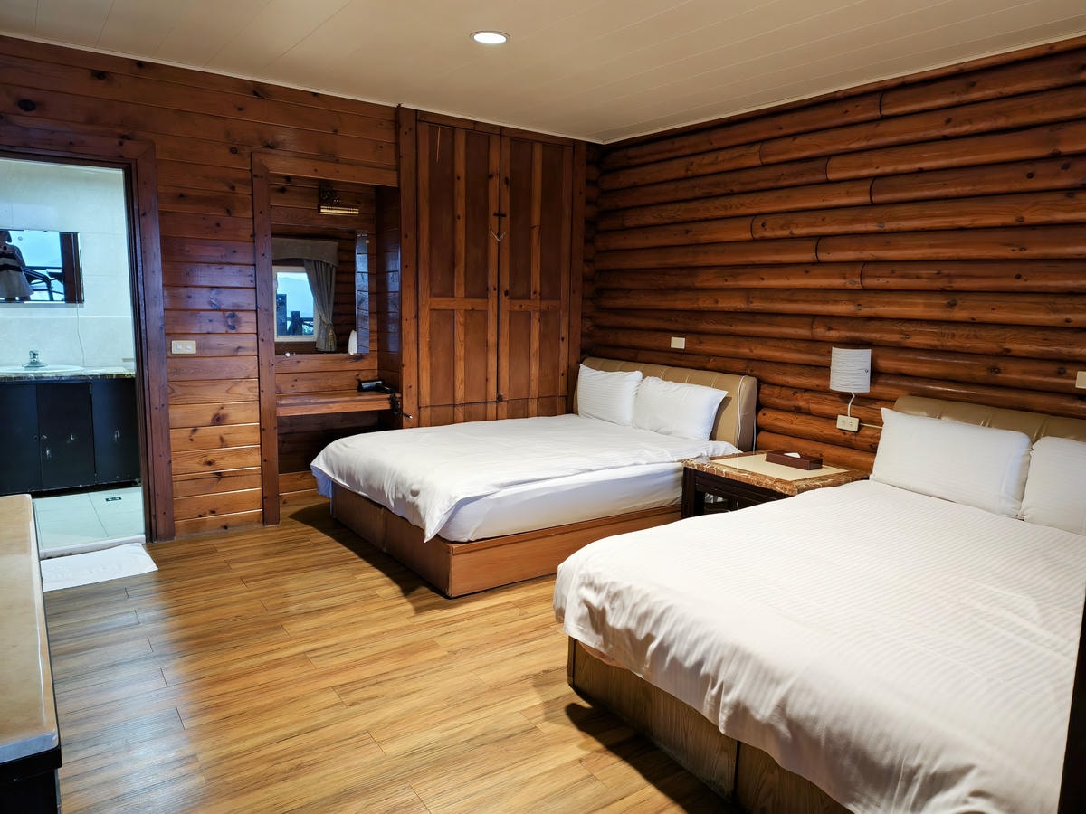 【南投住宿】清境茲心園住宿開箱|超美山景和寵物友善,還能吃火 【南投住宿】清境茲心園住宿開箱|超美山景和寵物友善,還能吃火