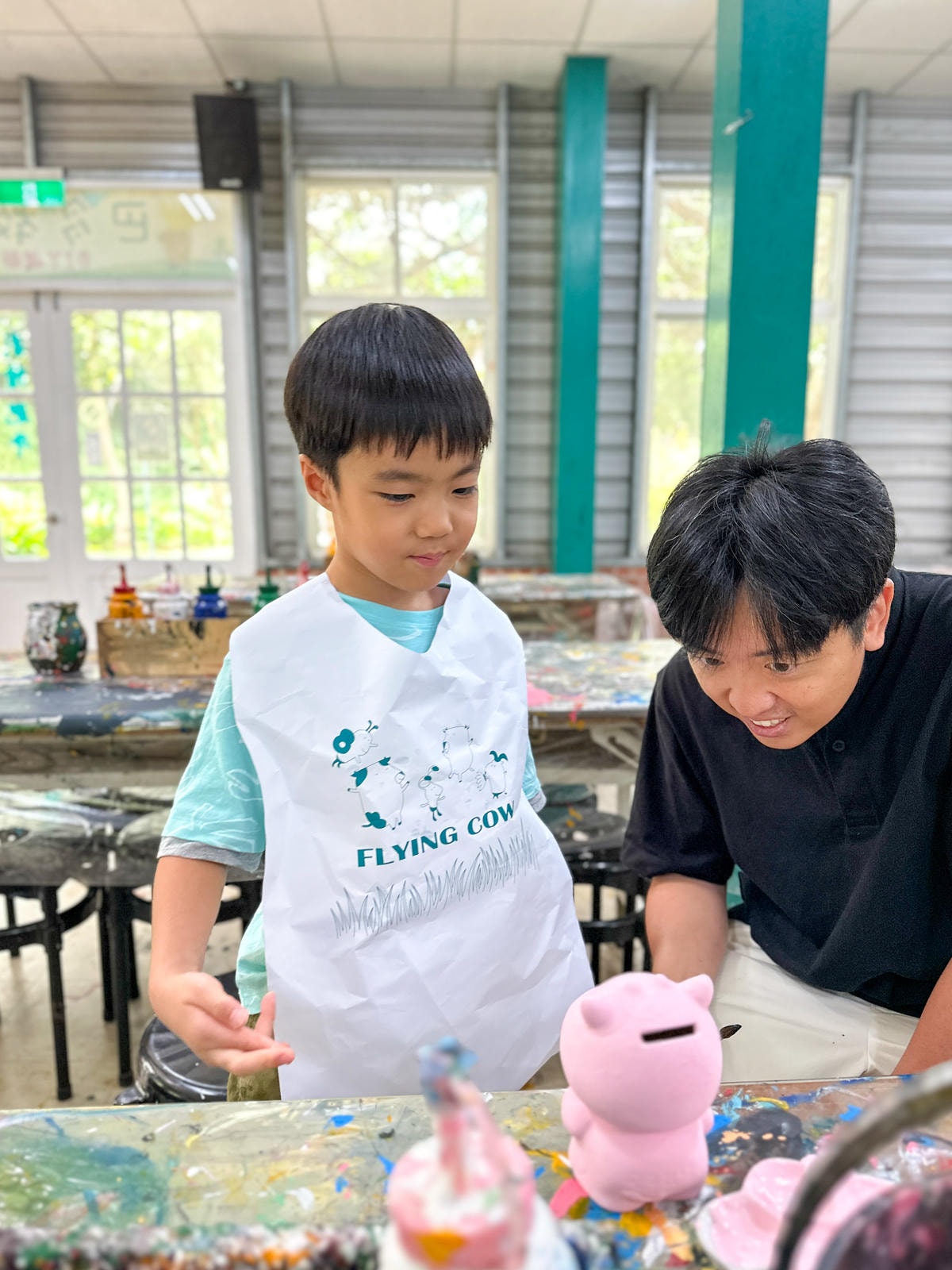 【苗栗景點】房間新改裝，小動物餵食好可愛『飛牛牧場』