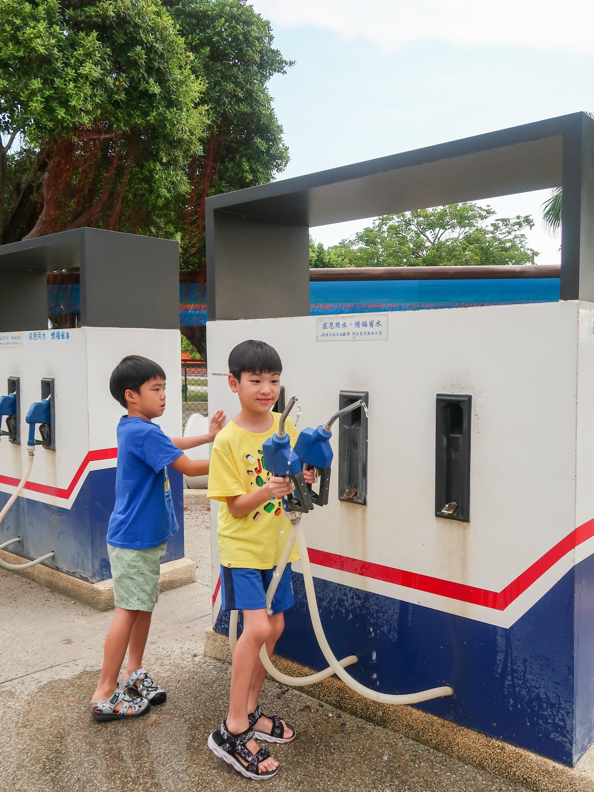 【高雄景點】免費玩水，面積約5公頃『星光水岸公園』戲水區和 