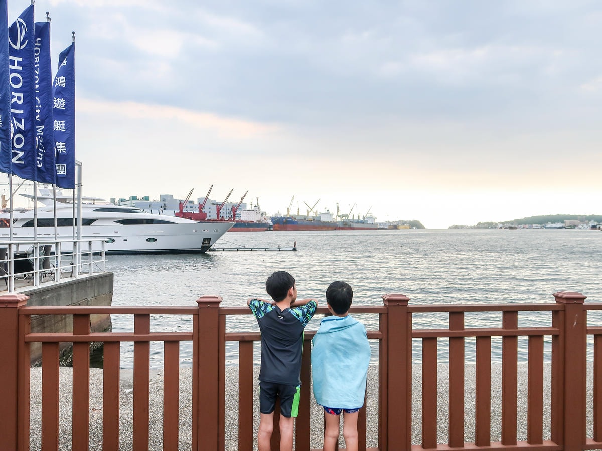 【高雄景點】免費玩水，面積約5公頃『星光水岸公園』戲水區和 