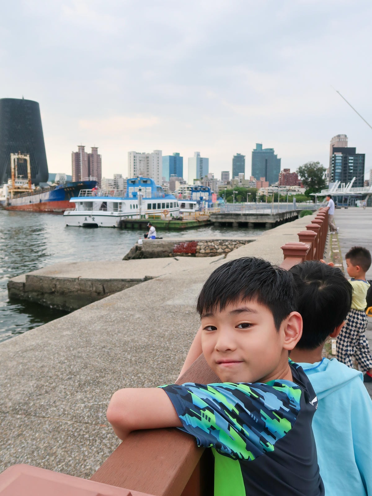 【高雄景點】免費玩水，面積約5公頃『星光水岸公園』戲水區和 