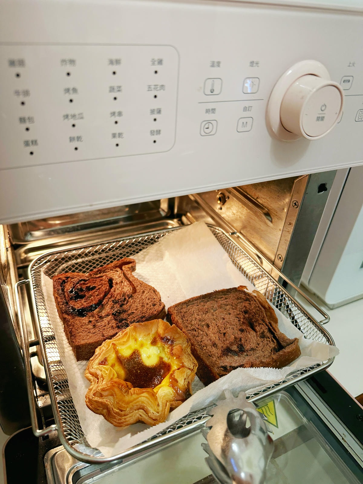 【南投美食】生吐司和千層蛋塔都太美味！『Feeling18-