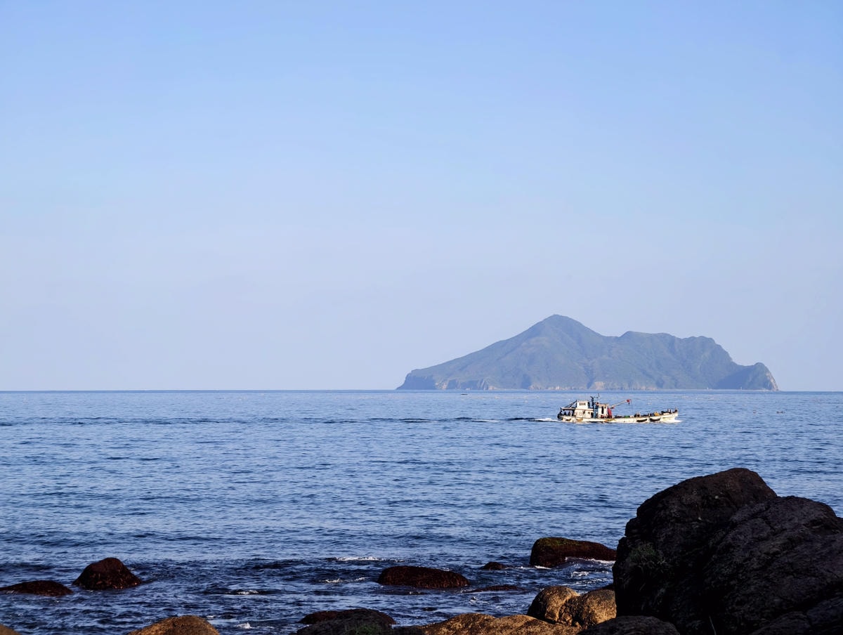 【宜蘭景點】『北關一線天』鬼斧神工海蝕奇景,親子必遊秘境! 【宜蘭景點】『北關一線天』鬼斧神工海蝕奇景,親子必遊秘境!