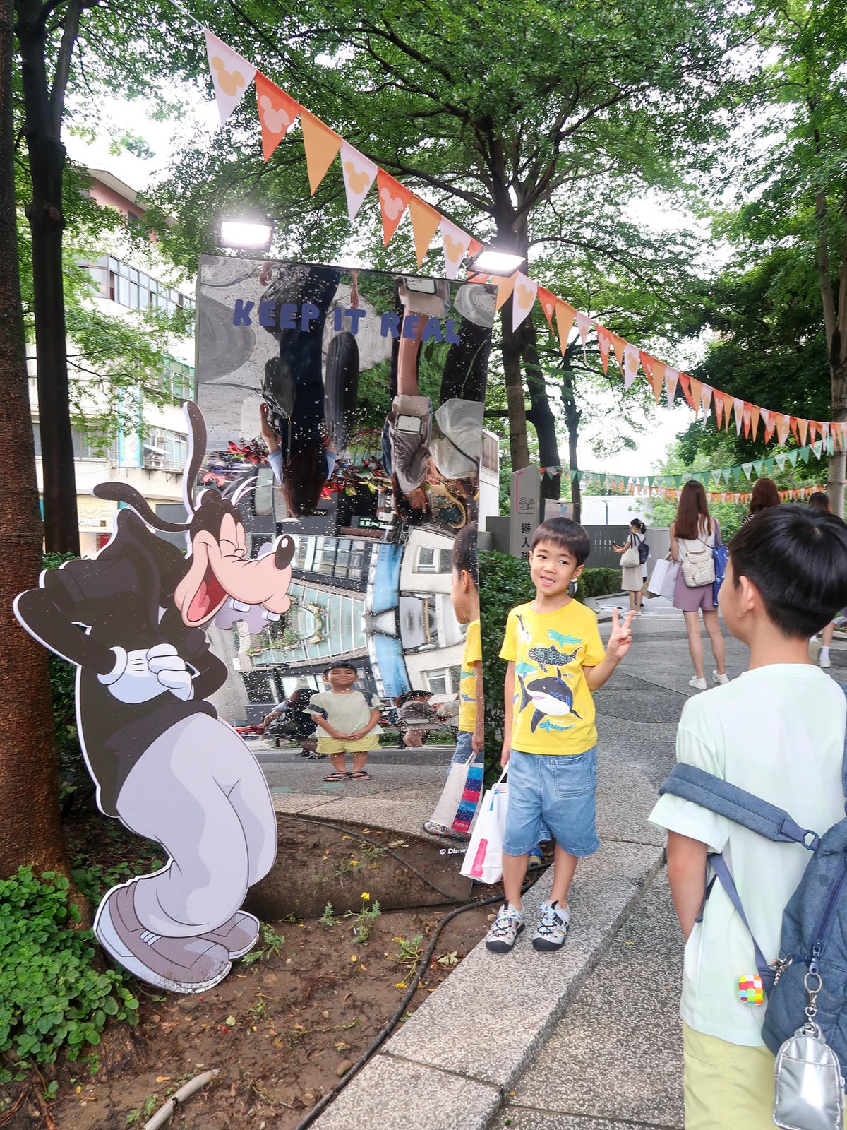 【台北景點】台北捷運X米奇與好朋友 心中山線形公園 【台北景點】台北捷運X米奇與好朋友 心中山線形公園