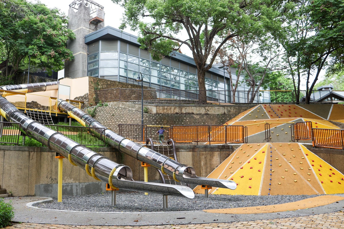 【彰化景點】27公尺的水管溜滑梯、文青咖啡廳『彰化八卦山大佛