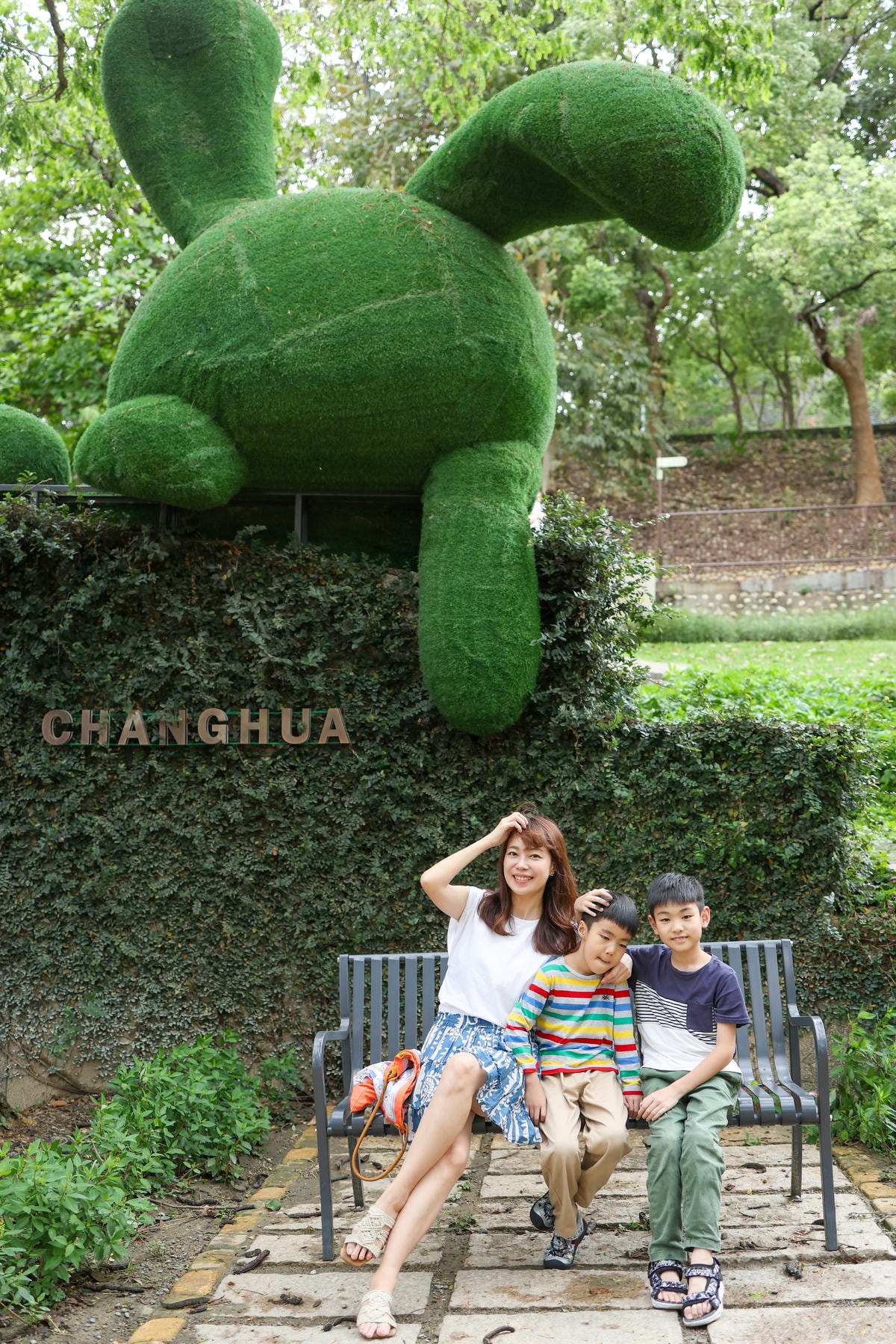 【彰化景點】27公尺的水管溜滑梯、文青咖啡廳『彰化八卦山大佛