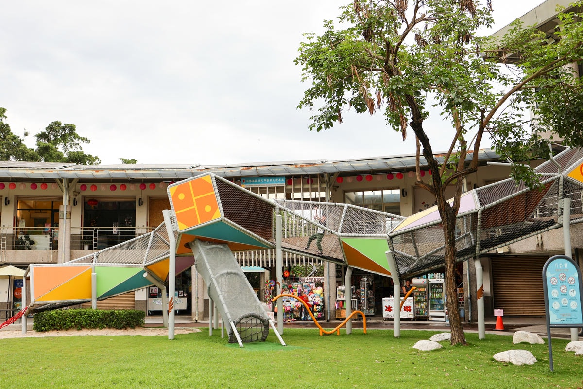 【彰化景點】27公尺的水管溜滑梯、文青咖啡廳『彰化八卦山大佛