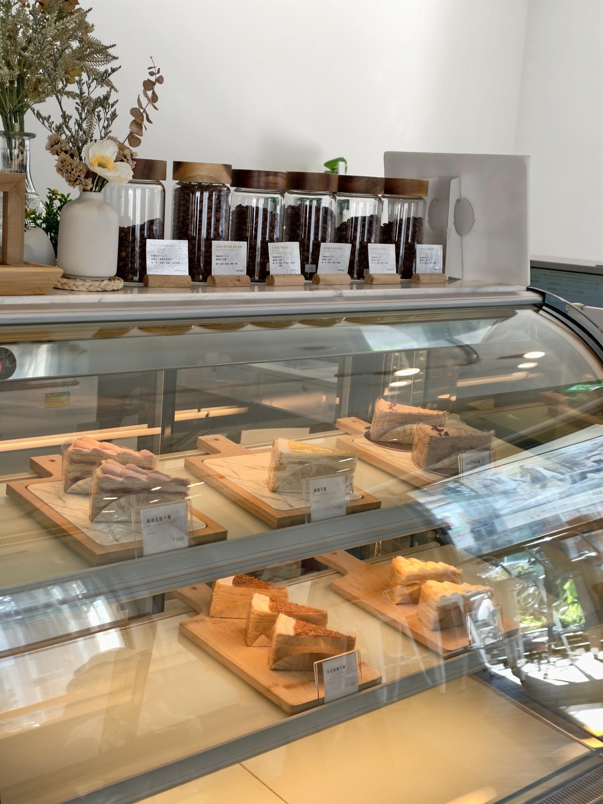 【嘉義住宿】交通方便，近文化路夜市『葉綠宿嘉義館。漫漫回嘉』