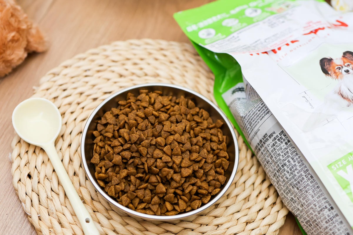 【老犬飼料推薦】開箱 法國皇家『迷你老犬專用乾糧XSA+12