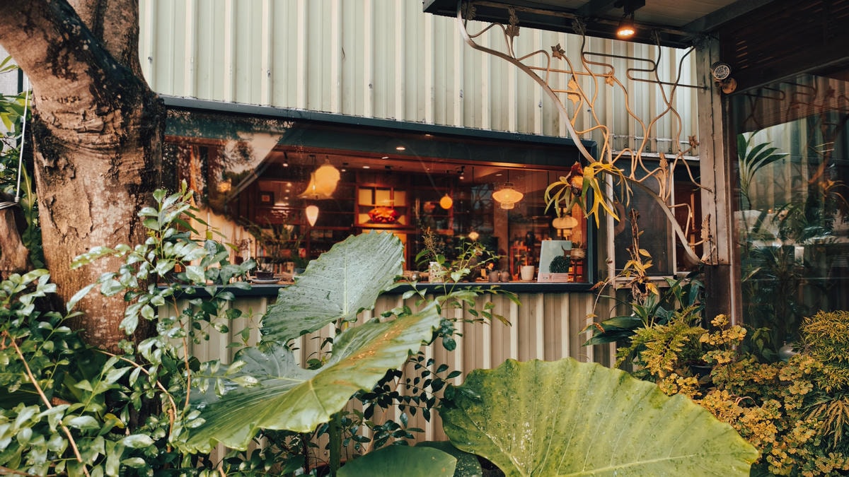 【宜蘭咖啡廳】鐵道咖啡,供應飯糰鹹食,閱讀區不無聊『捌㡯珈琲 【宜蘭咖啡廳】鐵道咖啡,供應飯糰鹹食,閱讀區不無聊『捌㡯珈琲