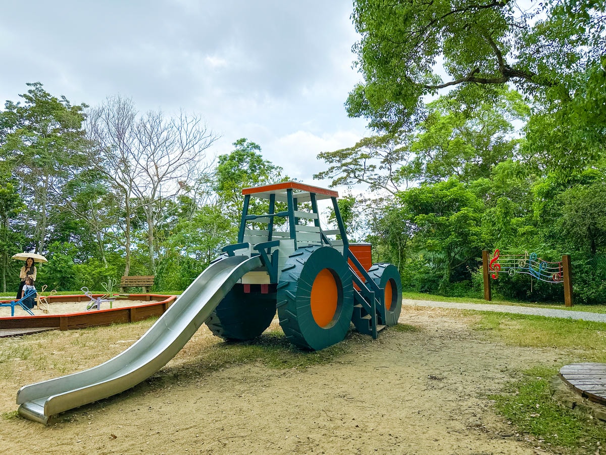【苗栗景點】房間新改裝，小動物餵食好可愛『飛牛牧場』