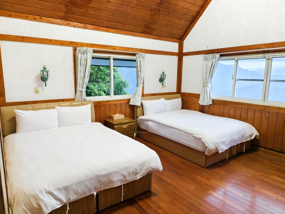 【南投住宿】清境茲心園住宿開箱|超美山景和寵物友善,還能吃火 【南投住宿】清境茲心園住宿開箱|超美山景和寵物友善,還能吃火