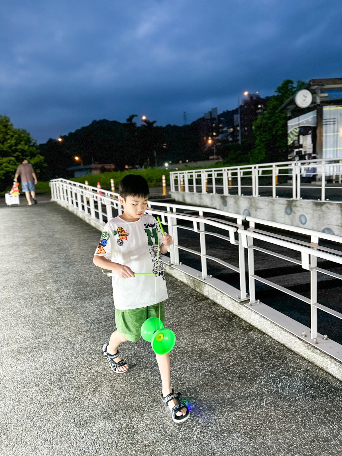 【新北景點】2024免費暑假戲水公園，汐止『星際遊戲場水星戲