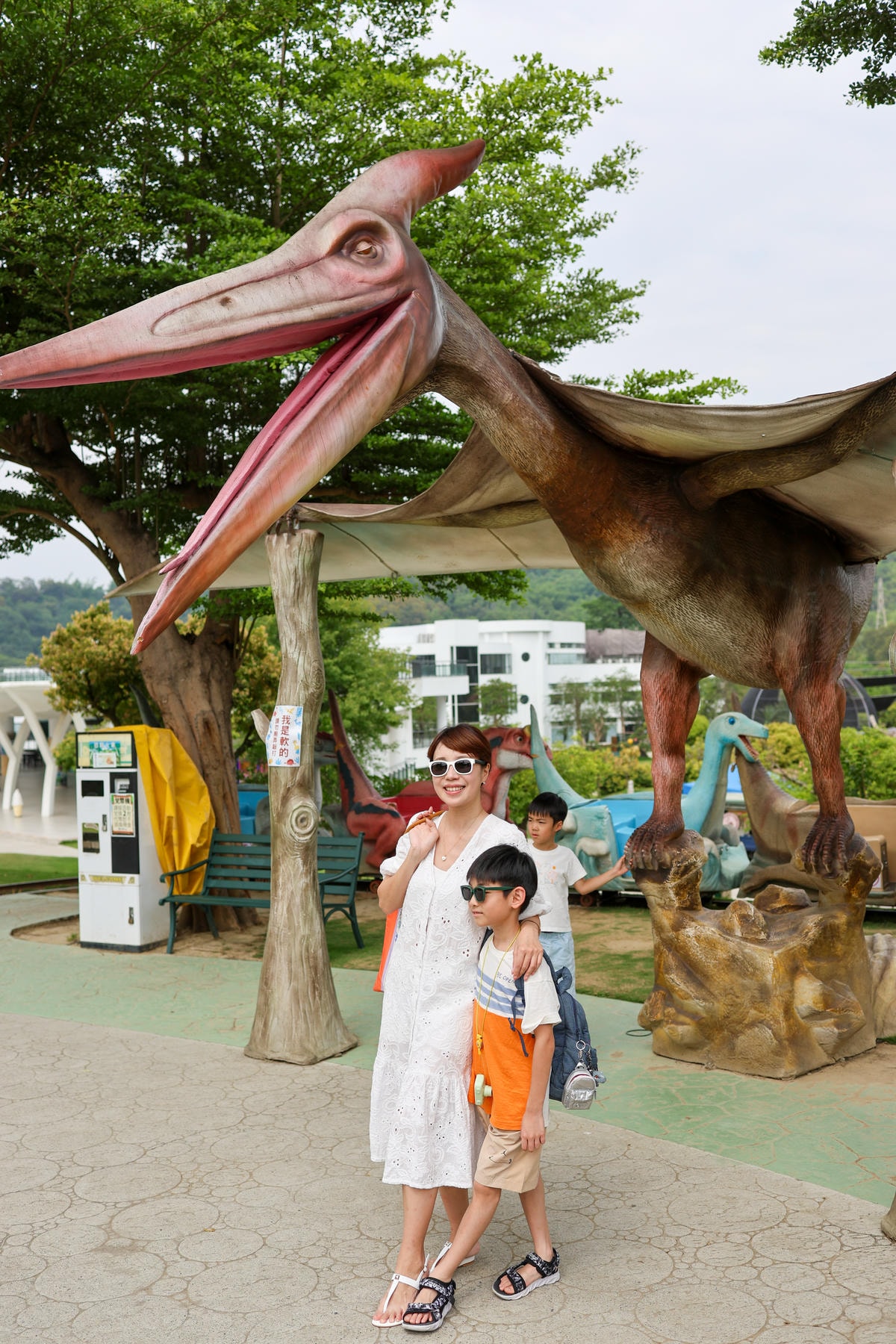 【南投景點】中部唯一大型動物鳥禽樂園『九九峰動物樂園』和恐龍