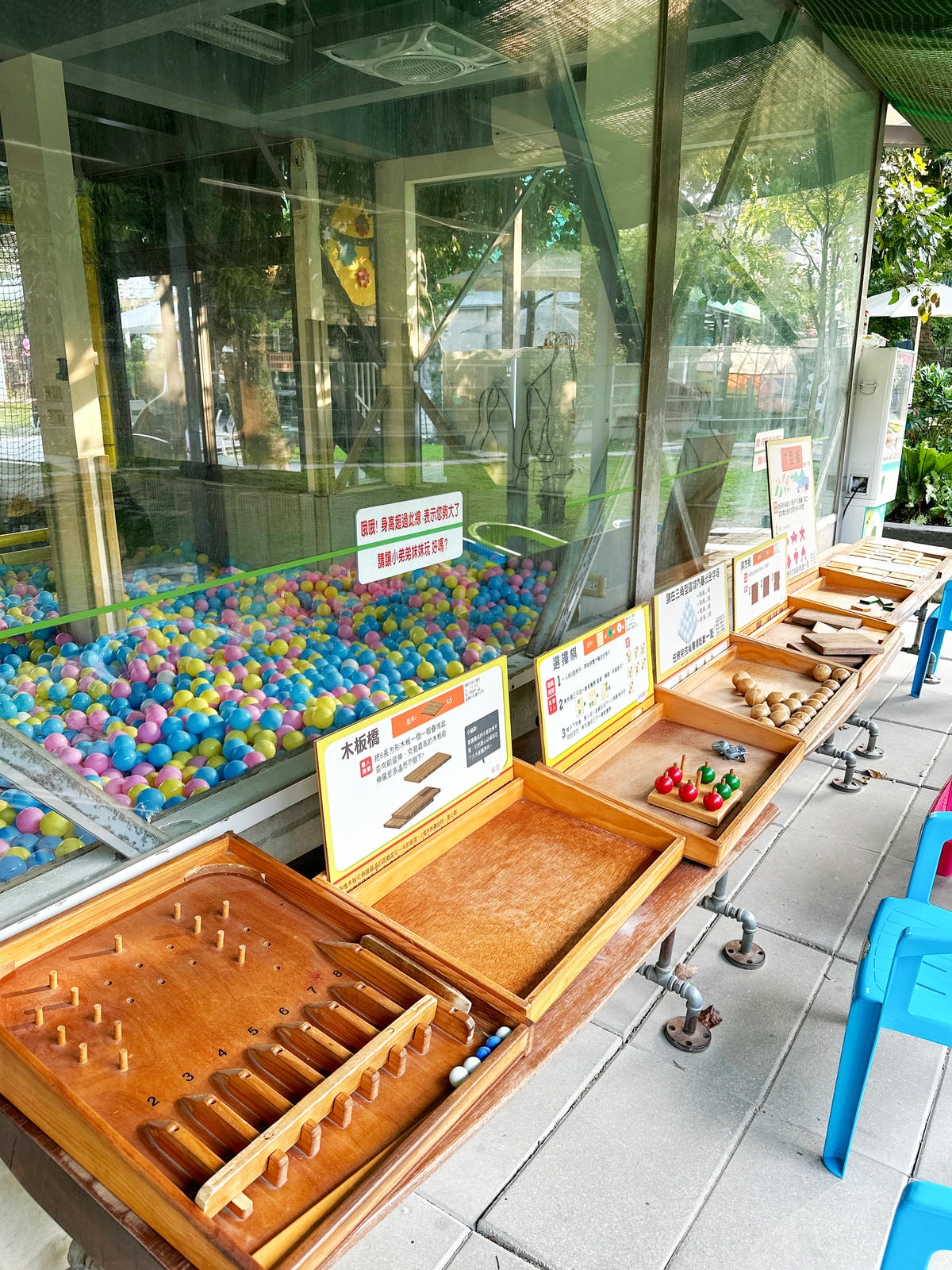 【台中景點】樹屋溜滑梯，戲水、玩沙、烤肉『赤腳丫生態農莊 』