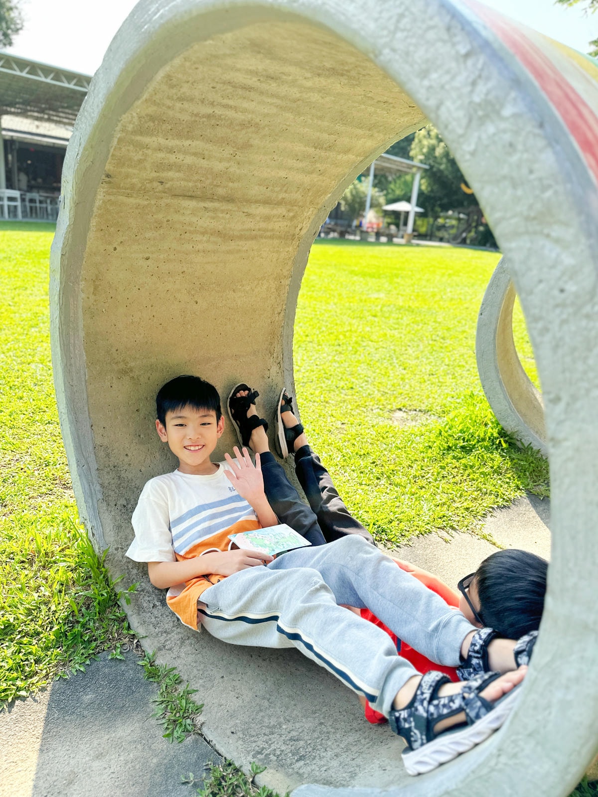 【台中景點】樹屋溜滑梯，戲水、玩沙、烤肉『赤腳丫生態農莊 』