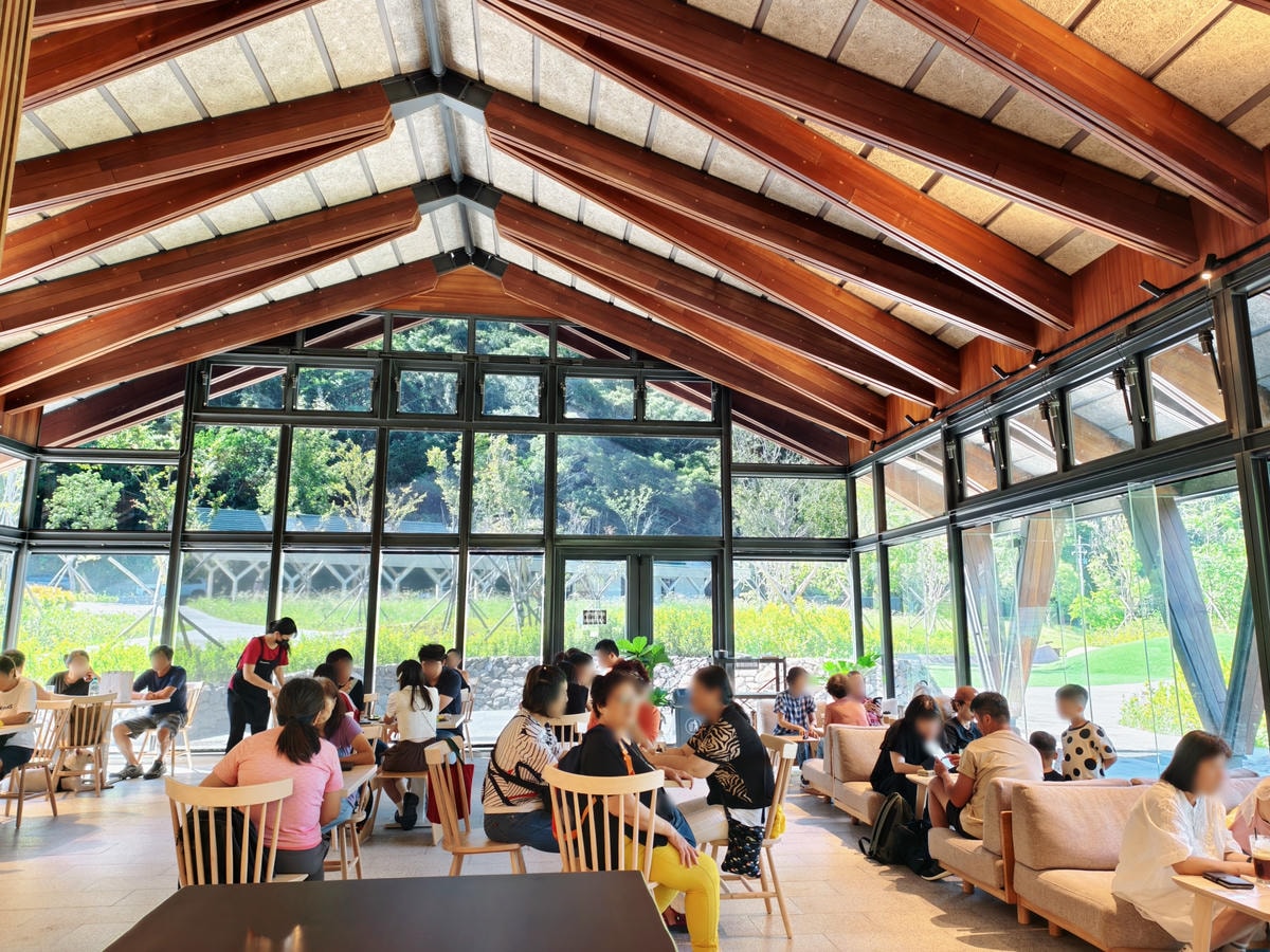 【宜蘭餐廳】礁溪新開幕|湖光山色中的玻璃茶屋《Herbell 【宜蘭餐廳】礁溪新開幕|湖光山色中的玻璃茶屋《Herbell