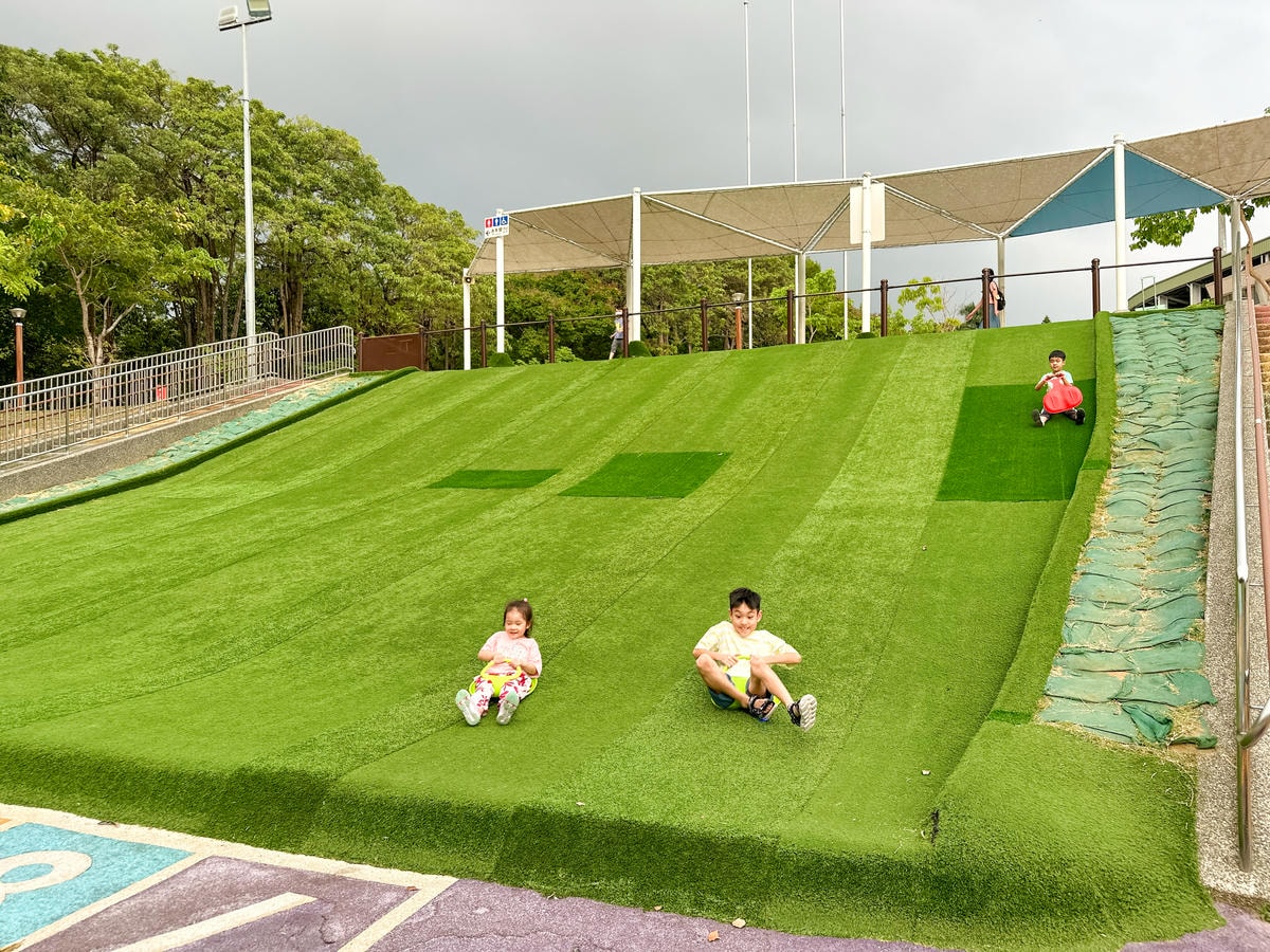 【嘉義景點】可玩水，高達四米高星光溜滑梯『KANO園區』