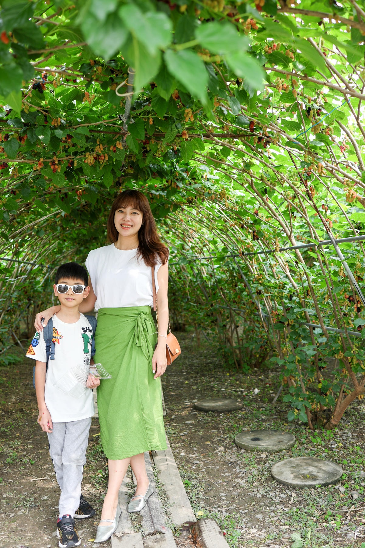 【宜蘭景點】一年一次！親子景點，宜蘭採桑葚『草地果園』