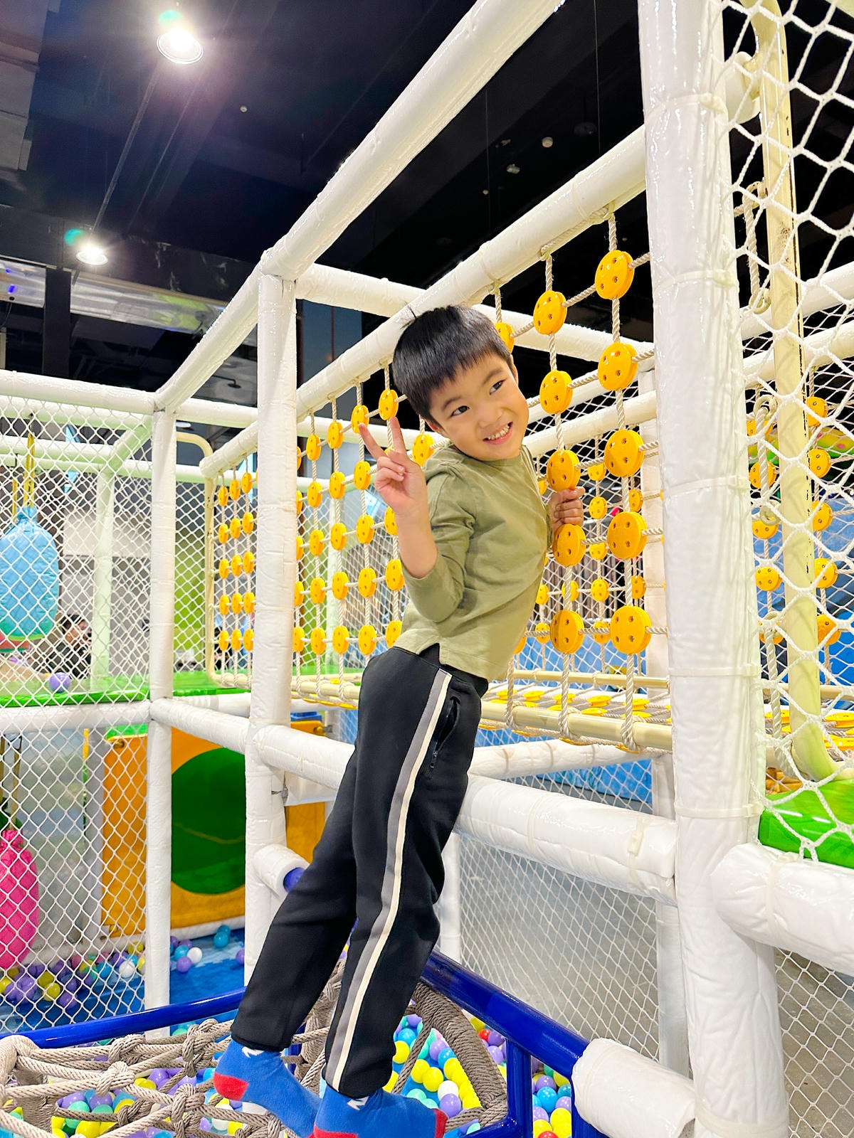 【苗栗景點】雨天備案 全台灣最大的全室內主題樂園『苗栗尚順育