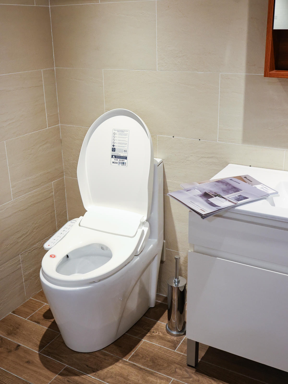 衛浴新享受!badeboss 瞬熱式溫水洗淨 智能馬桶蓋 衛浴新享受!badeboss 瞬熱式溫水洗淨 智能馬桶蓋