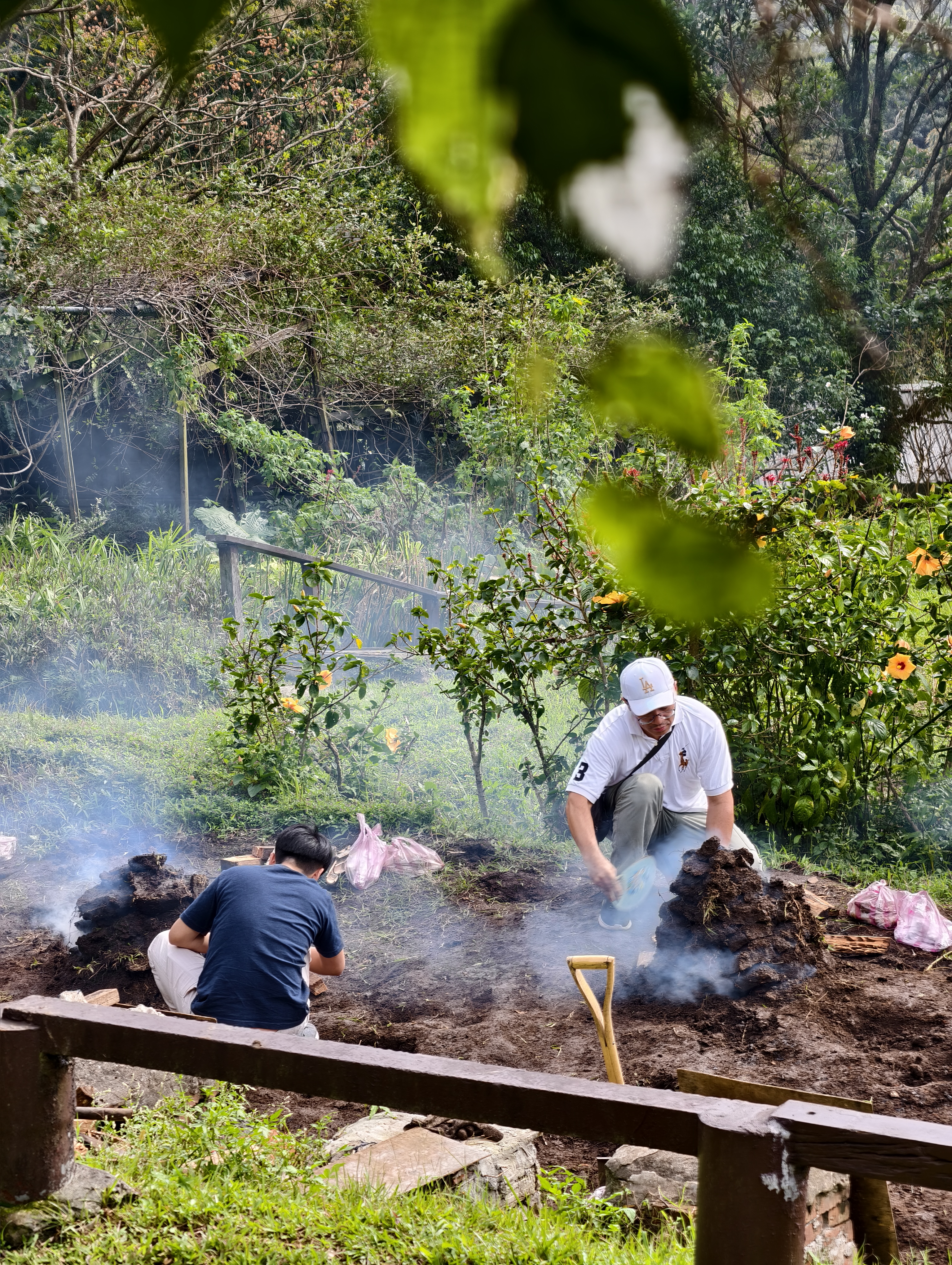 【台北士林景點】荷鋤茗園休閒農園|陽明山下的都市秘境,一日親子放電、烤肉土窯(需預約) - 第14張圖 【台北士林景點】荷鋤茗園休閒農園|陽明山下的都市秘境,一日親子放電、烤肉土窯(需預約)