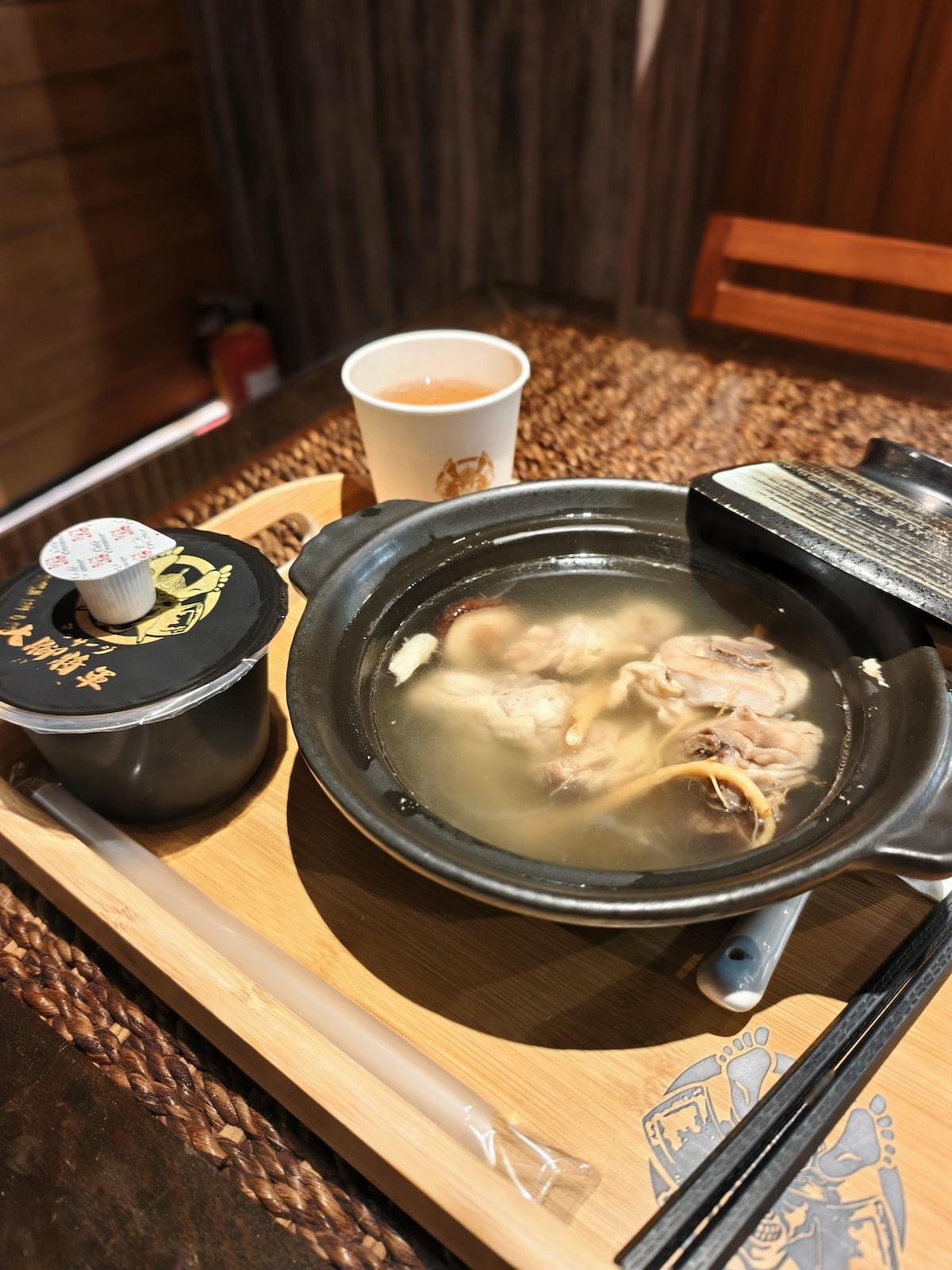 【中和按摩推薦】大腳將軍足體按摩中和會館:24H極致療癒!從全身按摩到砂鍋雞湯的一條龍驚喜體驗 - 第8張圖 【中和按摩推薦】大腳將軍足體按摩中和會館:24H極致療癒!從全身按摩到砂鍋雞湯的一條龍驚喜體驗