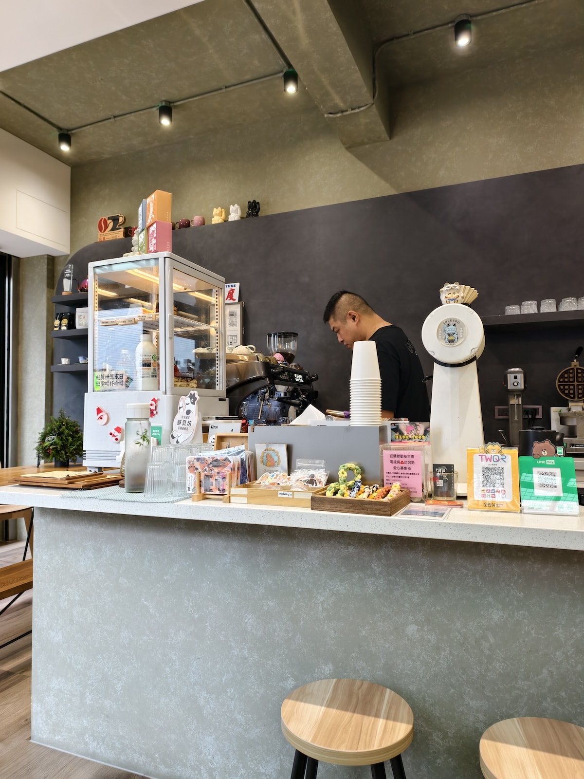 【宜蘭頭城咖啡廳】金少爺咖啡Overtime Coffee:巷弄裡的職人靈魂,冠軍咖啡好好喝 - 第2張圖 【宜蘭頭城咖啡廳】金少爺咖啡Overtime Coffee:巷弄裡的職人靈魂,冠軍咖啡好好喝