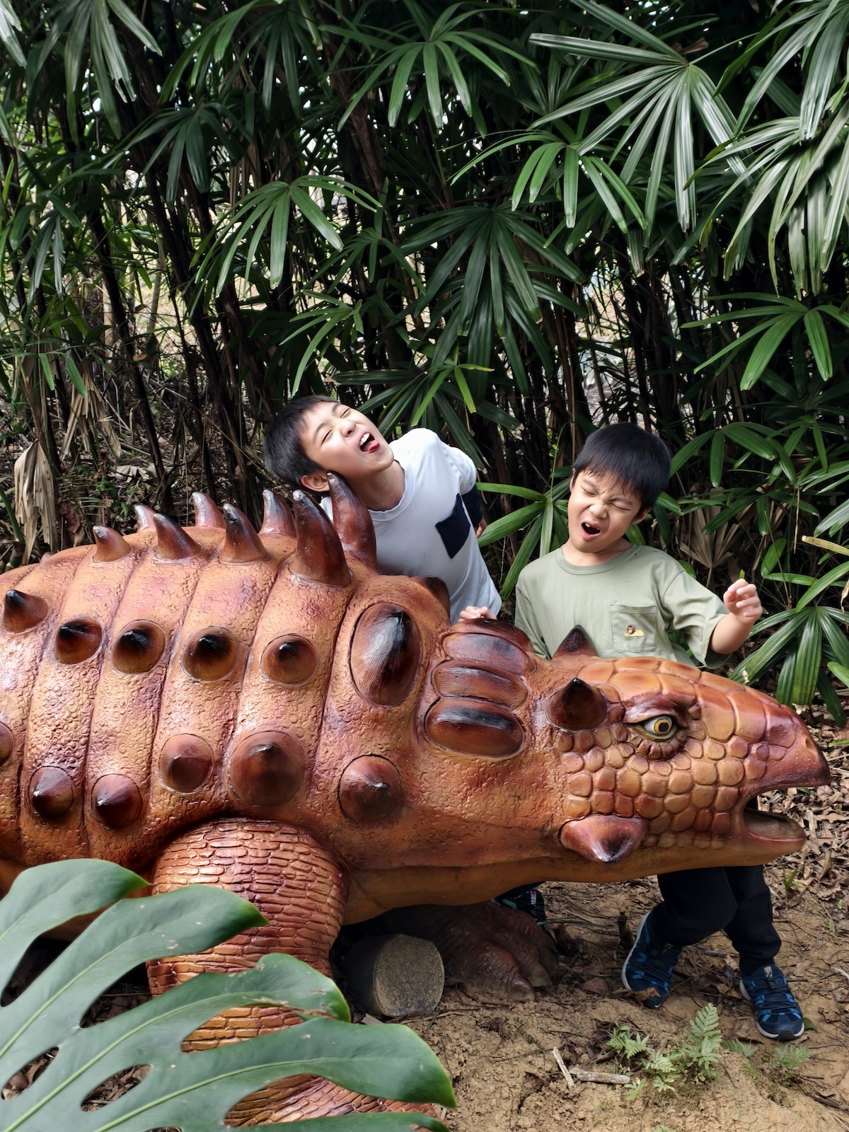 帶孩子闖進恐龍世界!西湖渡假村:1:1 模擬恐龍、泡泡樂園、特技表演,必搶一泊三食住宿優惠 - 第7張圖 帶孩子闖進恐龍世界!西湖渡假村:1:1 模擬恐龍、泡泡樂園、特技表演,必搶一泊三食住宿優惠