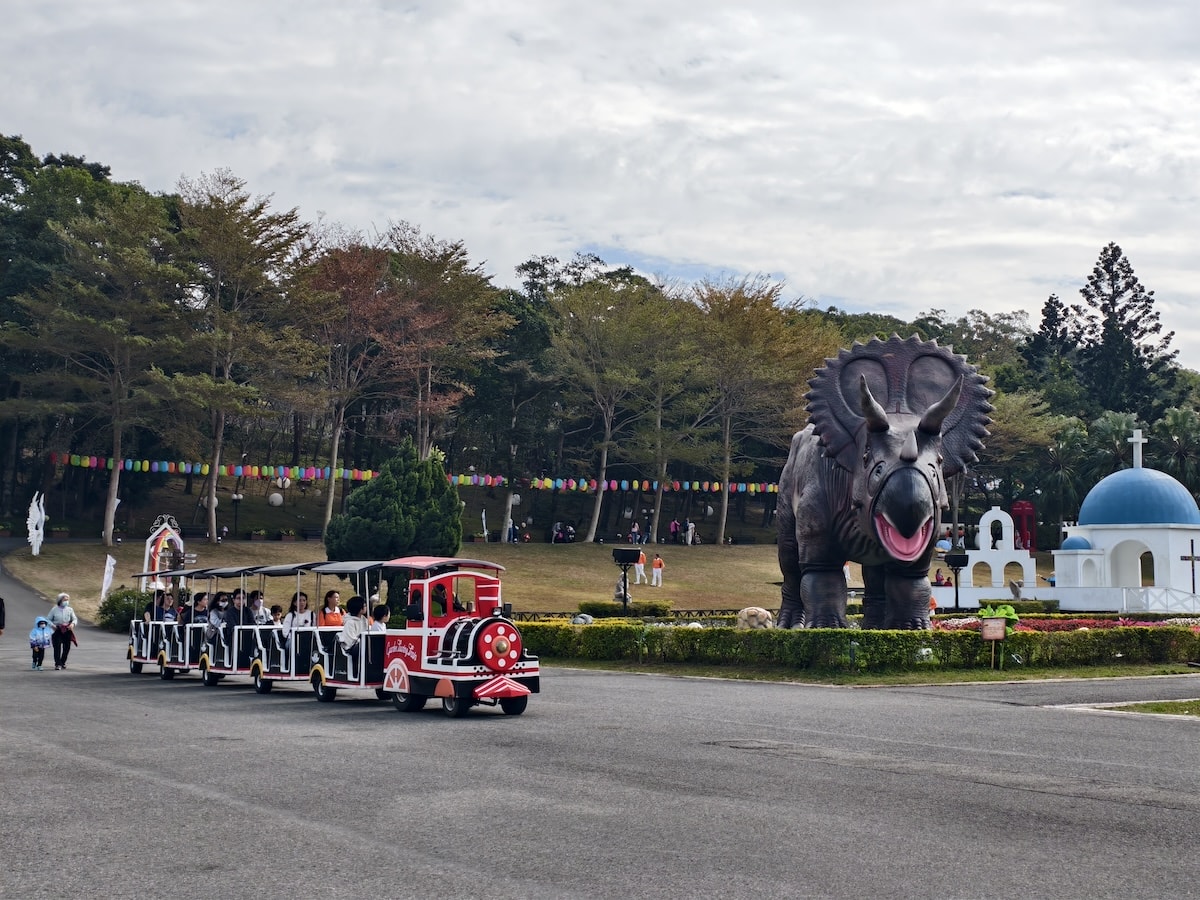 帶孩子闖進恐龍世界!西湖渡假村:1:1 模擬恐龍、泡泡樂園、特技表演,必搶一泊三食住宿優惠 - 第29張圖 帶孩子闖進恐龍世界!西湖渡假村:1:1 模擬恐龍、泡泡樂園、特技表演,必搶一泊三食住宿優惠